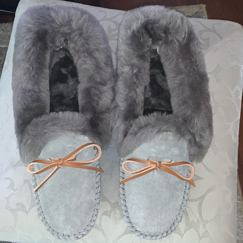 Womens Cozy Gray Moccasin Slippers with Tan Bow